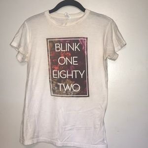 ⚫️Blink182 off-white floral burnout tee⚫️
